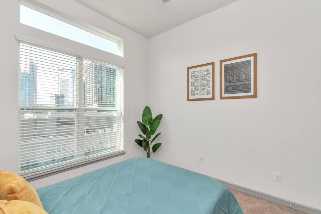 U3 Penthouse Houstonw Car Astros W Skyline-View Apartment Exterior photo