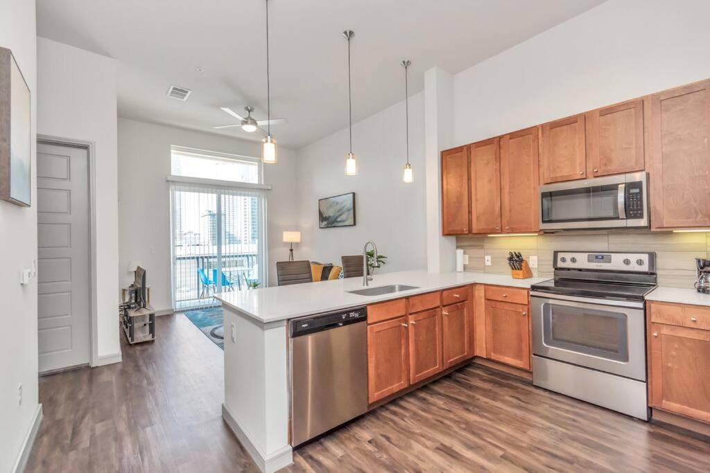 U3 Penthouse Houstonw Car Astros W Skyline-View Apartment Exterior photo